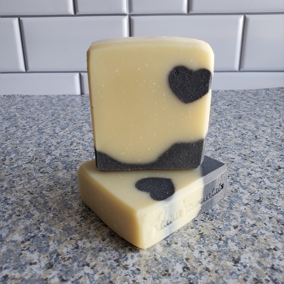(2) Black Cherry & Activated Charcoal Bar Body Valentine Love Soap - Picture 4 of 4